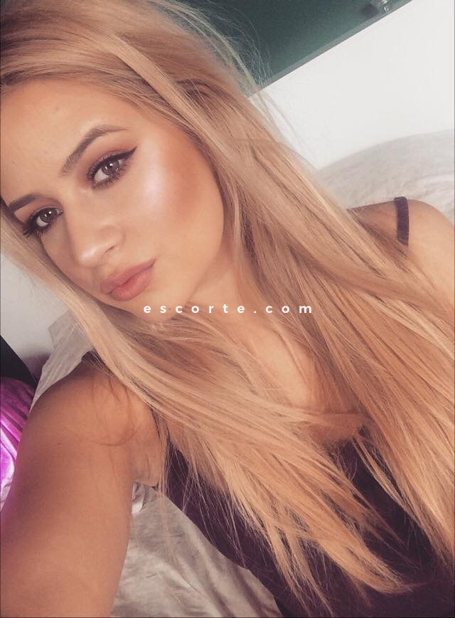rencontre erotica escort Paris Andra